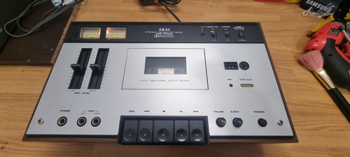 Registratore cassette akai - a,